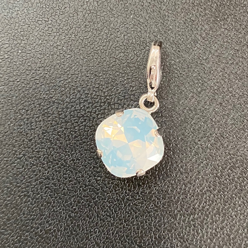 Sabika crystal pendant